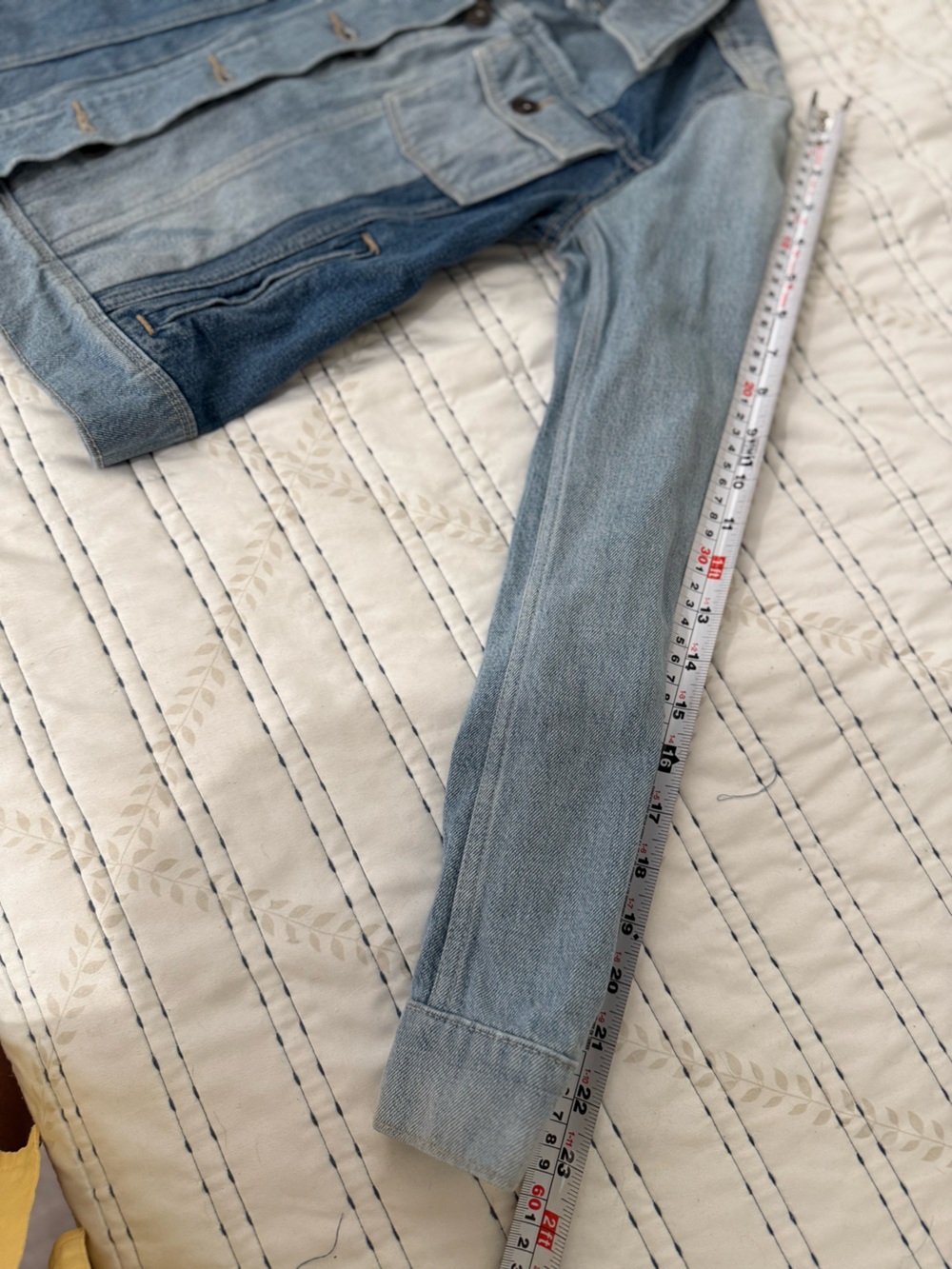 PAIGE XS Two Tone Colorblock Denim Jean Jacket Y2K Designer Western - Picture 9 of 9